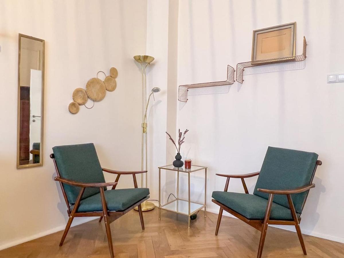 96M2 Of Comfort And Style: 4Bd Apartment In Old Town Bratislava Extérieur photo