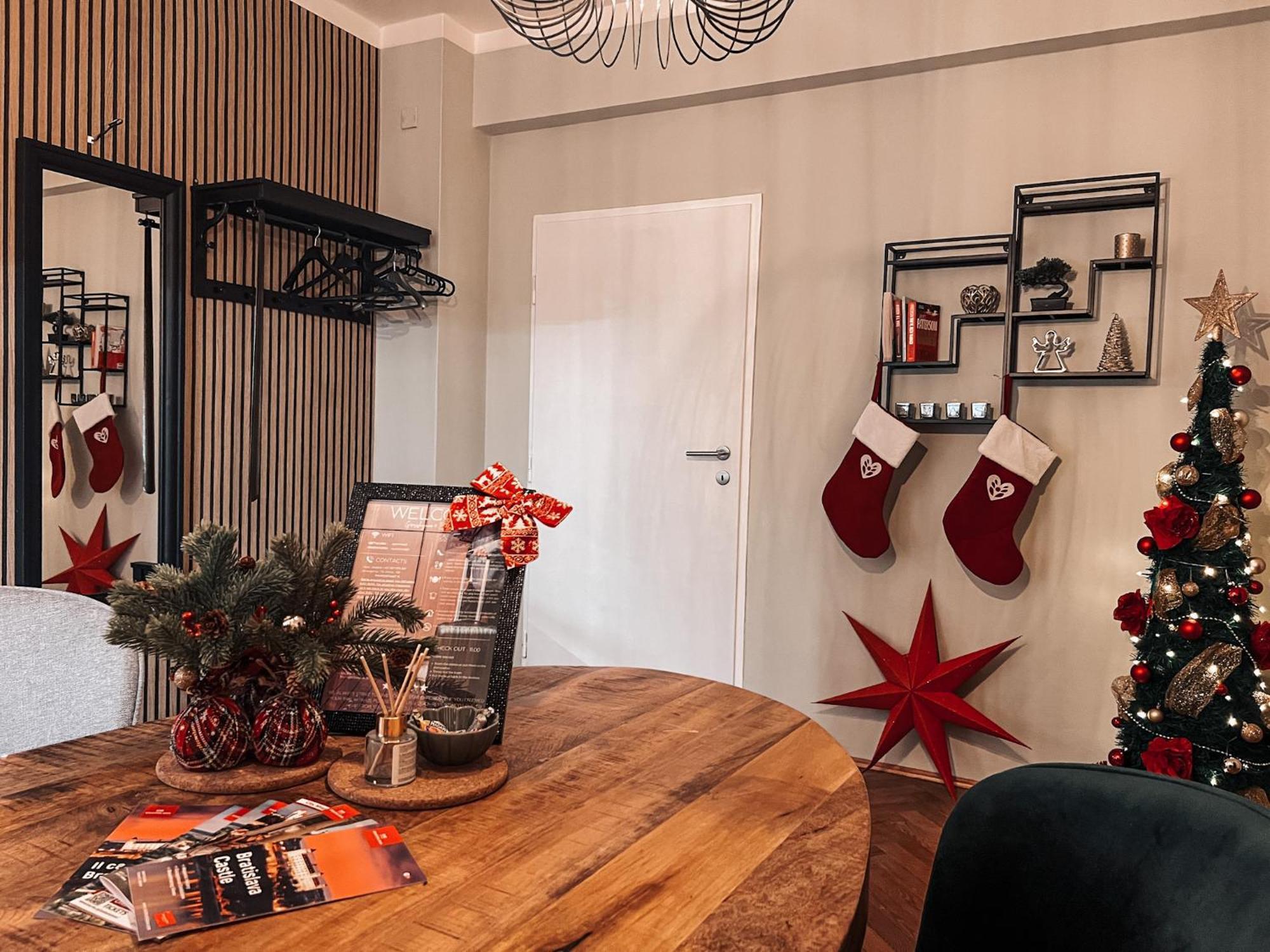 96M2 Of Comfort And Style: 4Bd Apartment In Old Town Bratislava Extérieur photo